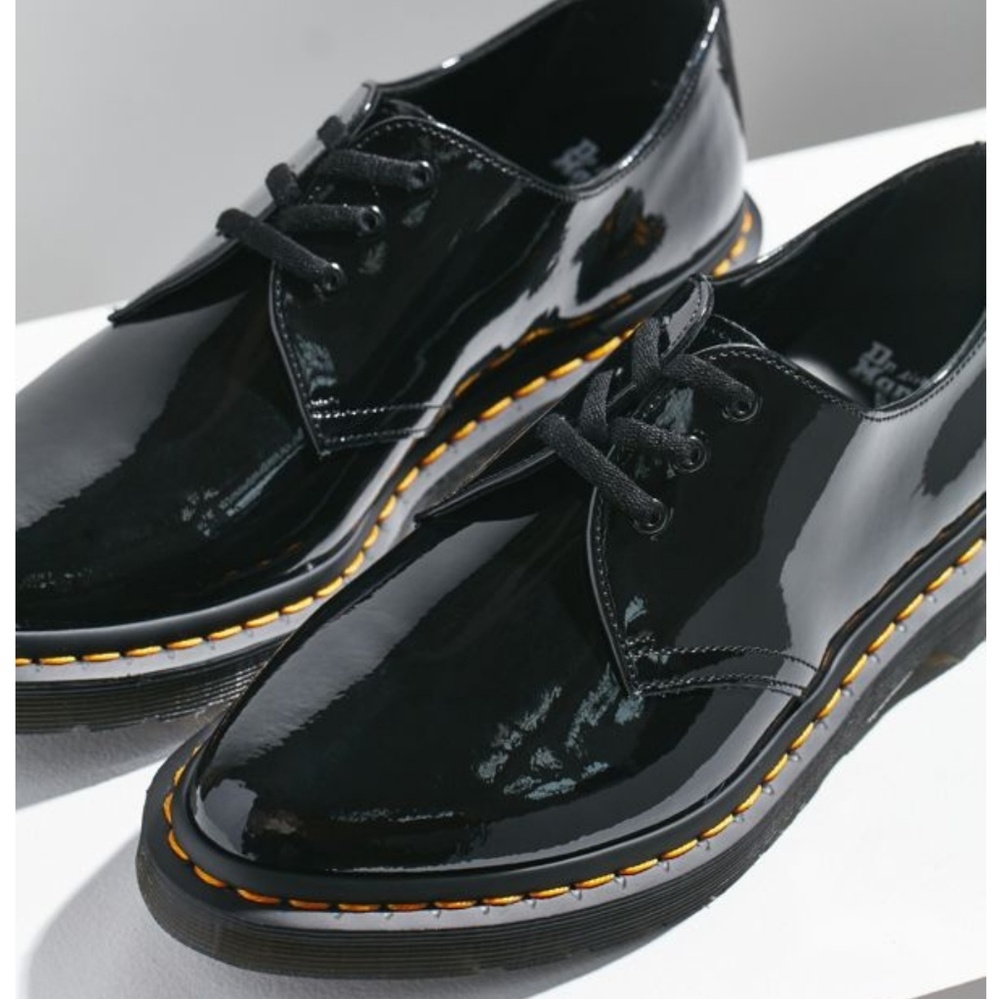 Dr. Martens Patent Dupree oxfords black